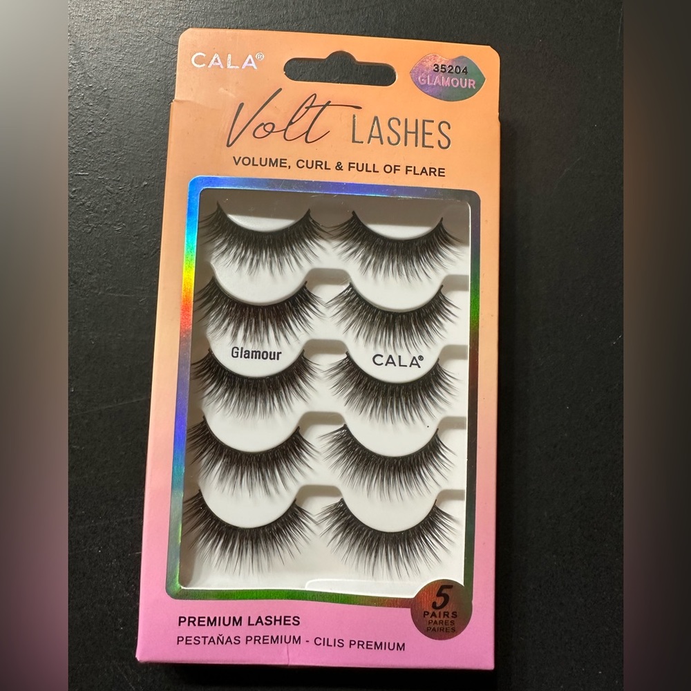 Fake lashes